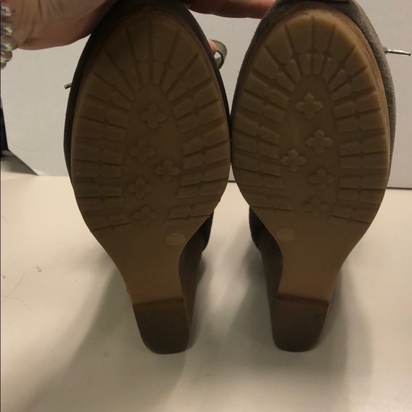 NWOT Suede wedge booties size 11 - Picture 4 of 6